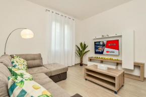 [LA SPEZIA] - New Home With Netflix & Free Parking